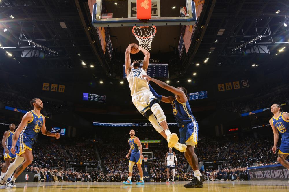 在进攻端 在进攻端