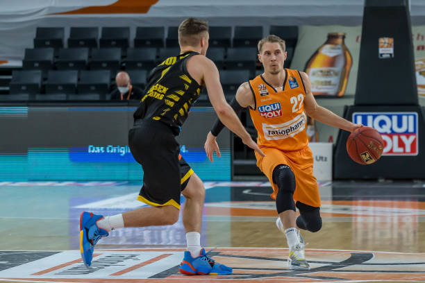 本赛季他在 本赛季他在